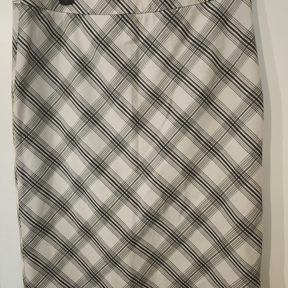 White House Black Market Monochrome Plaid Pencil Skirt